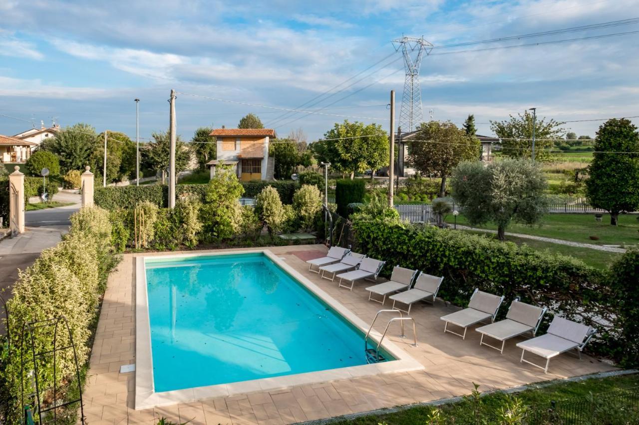 Residenza Oleandro Apartamento Desenzano del Garda Exterior foto