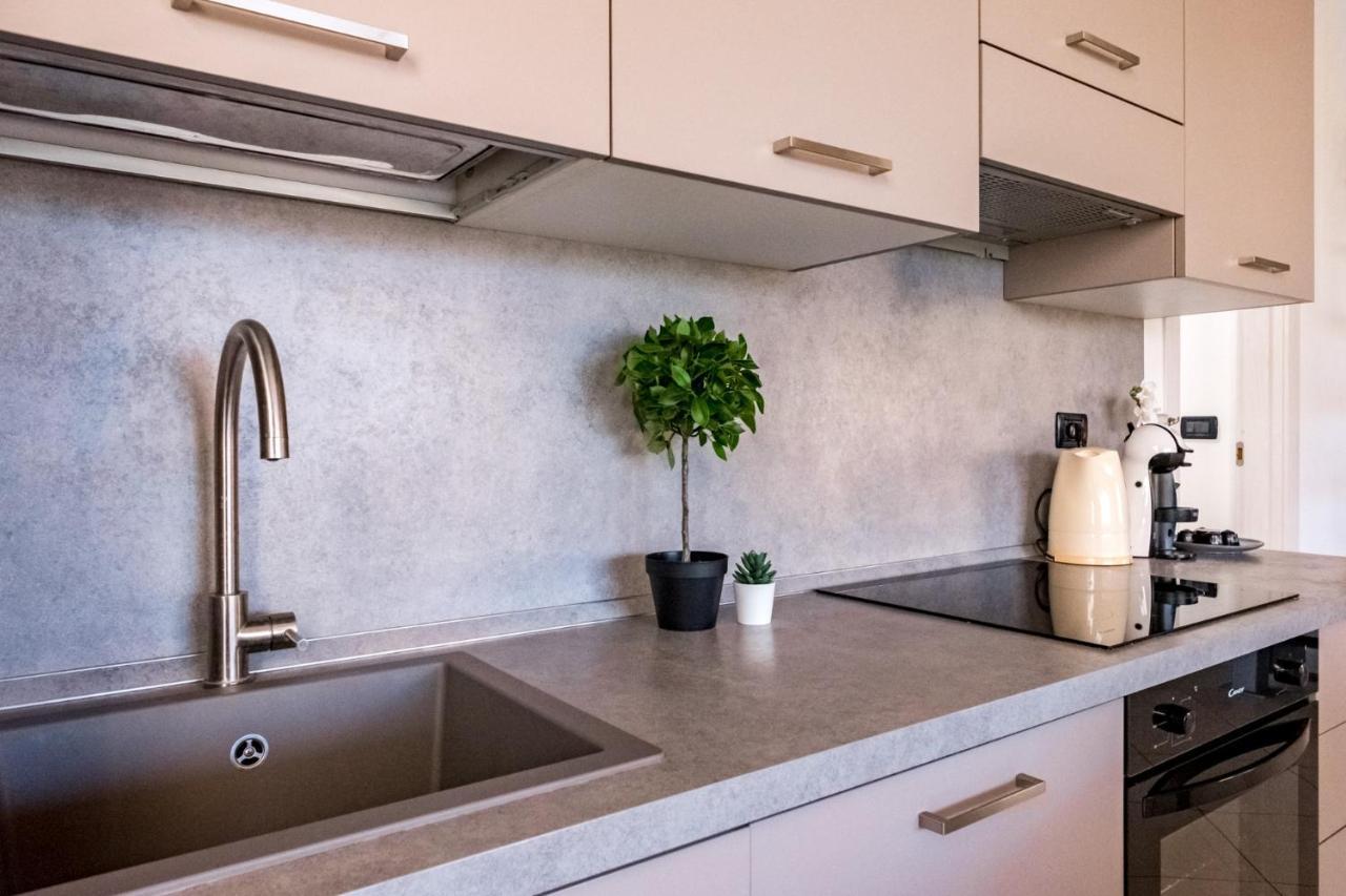 Residenza Oleandro Apartamento Desenzano del Garda Exterior foto