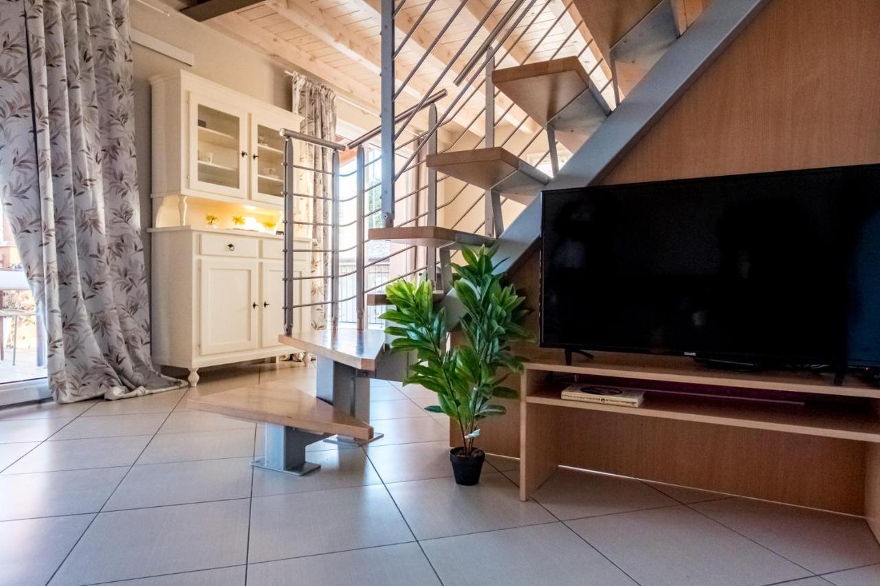 Residenza Oleandro Apartamento Desenzano del Garda Exterior foto