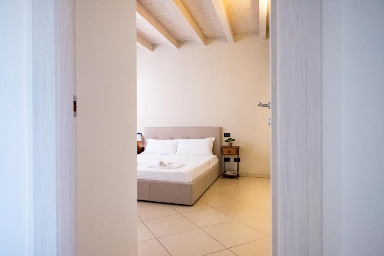 Residenza Oleandro Apartamento Desenzano del Garda Exterior foto